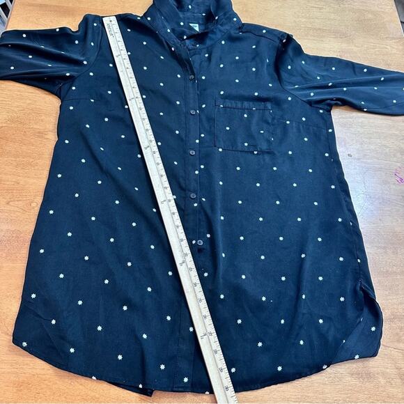 Old Navy Women’s Button Down Shirt Black W/ Seven Point Star Size Large L - Picture 10 of 12